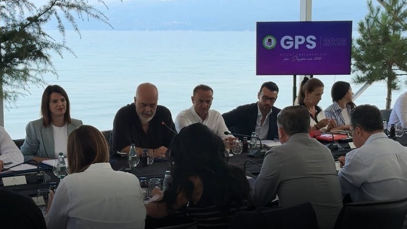 Zbardhen diskutimet e Ramës në Pogradec me drejtuesit politikë