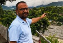 Hero mes katastrofës në Nepal, mësuesi shpëton 1,643 nxënës pak para se përmbytja të shkatërronte shkollën
