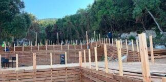 Tjetër aksion në Vlorë, IKMT ndërhyn për të shembur një objekt në gadishullin e Karaburunit, ndalohet autori i ndërtimit pa leje