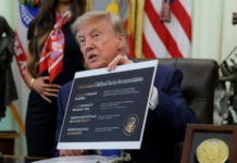 Trump firmos urdhrin, kërkon uljen e vaksinave për fëmijët! Ekspertët paralajmërojnë rreziqe