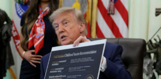 Trump firmos urdhrin, kërkon uljen e vaksinave për fëmijët! Ekspertët paralajmërojnë rreziqe