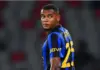 Inter, rrëfimi i Akanji: “Unë dhe Stones, vëllezër të Champions-it. Bëj tifo për Sinnerin, mësoj italisht me ‘Odisenë’