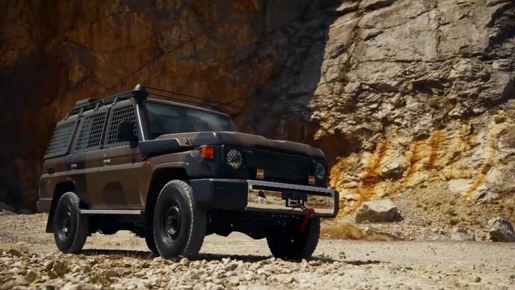 Rama publikon pamjet e para të automjeteve ushtarake  Made in Albania   Do eksportohen në 30 vende