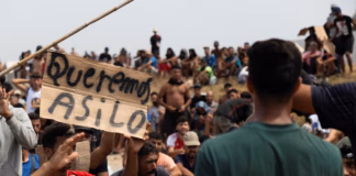 Qindra emigrantë protestojnë dhe kërkojnë azil në Ceuta të Spanjës: Nuk duam të kthehemi në Marok