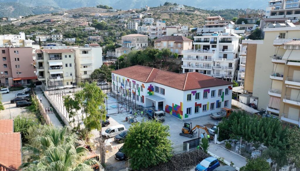 Rikonstruksioni i shkollës në Himarë  Kumbaro  Bëhemi gati për vitin e ri shkollor
