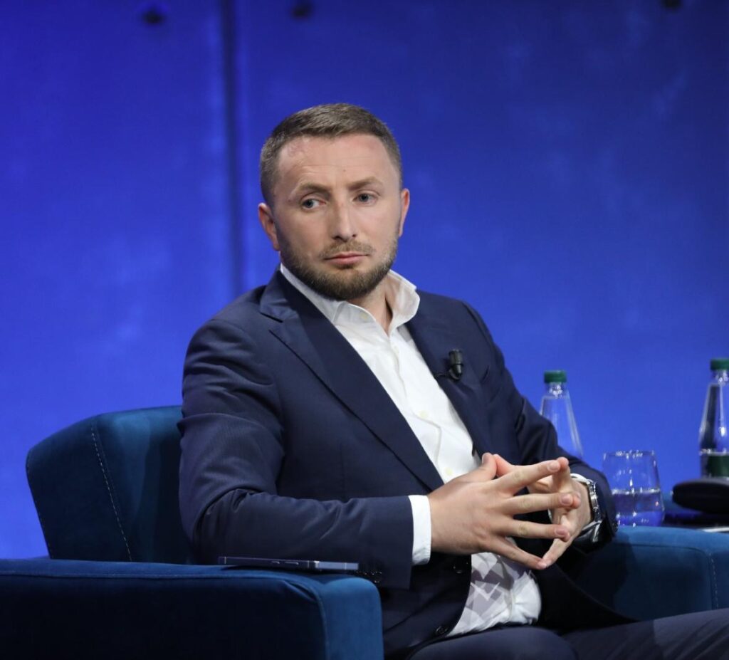 Si e vrau algoritmi protestën qytetare në Tiranë