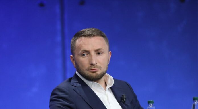 Si e vrau algoritmi protestën qytetare në Tiranë