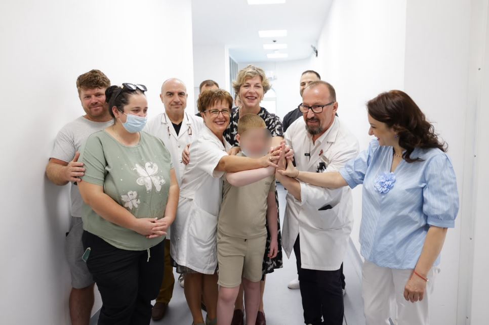 Arsi 10 vjeçar ia doli  historia e suksesit në Spitalin Onkologjik