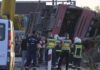 Përmbyset autobuzi me turistë, 12 persona humbin jetën, mbi 10 të tjerë mbeten të plagosur