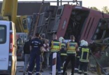 Përmbyset autobuzi me turistë, 12 persona humbin jetën, mbi 10 të tjerë mbeten të plagosur