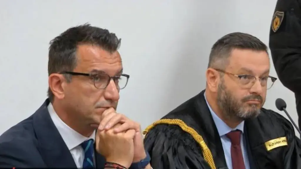 Si do te qeveriset Tirana  Avokati Ndreca  Veliaj kërkon zgjidhje për drejtimin e Bashkisë  është i shqetësuar për kryeqytetin