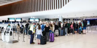 Sulm kibernetik në tre aeroporte angleze, vidhen të dhënat personale të 8.7 milionë pasagjerëve