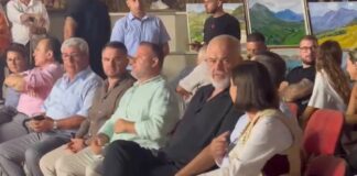 Rama në Vajzë, batuta me Bellajn dhe falënderimi për Sadushin: Më mësove që mali ka ujë të kripur