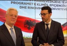 Ministri i Energjisë dhe Infrastrukturës Karakaçi dhe Ambasadori gjerman Karl Bergner, firmosi tre marrëveshje me vlerë 110 mln euro