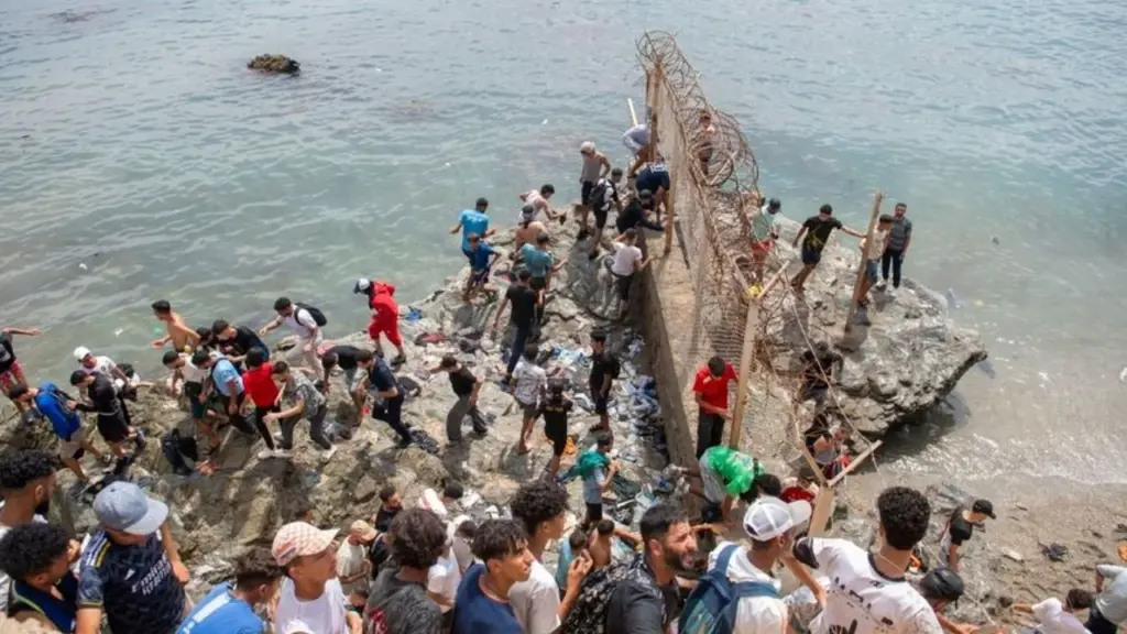 Kriza e emigrantëve në Ceuta  Spanja kritikon BE në për mungesë solidariteti  Po mbani qëndrim egoist