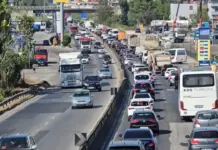 Trafik i rënduar në Durrës/ Forca shtesë nga Tirana në Durrës, policia apel drejtuesve për qetësi dhe kujdes