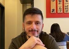 “Të majtët” shqiptarë, që i marrin borxh armiqtë, stereotipet dhe retorikën të djathtës ekstreme