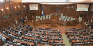 Pa marrëveshje dhe pa seancë, ngërçi politik në Kosovë hyn në fazë të re