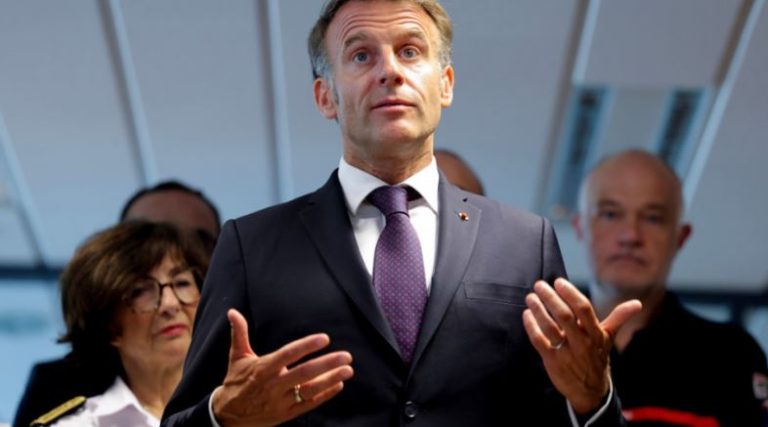 Emmanuel Macron njofton ligjin për eutanazinë