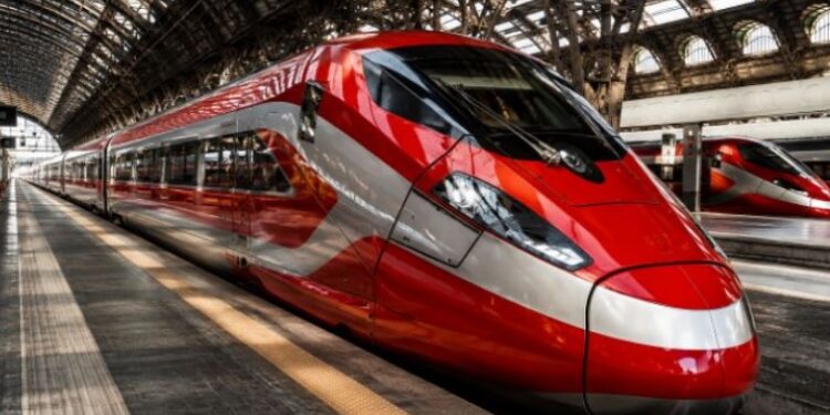Italia në grevë transporti  pritet kaos në avionë dhe trena gjatë shtatorit  Anulime fluturimesh e udhëtimi  ja çfarë kërkojnë sindikatat