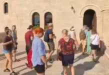 Kryeministri Rama publikon pamje nga Kruja: Atmosferë turistësh në Muzeun “Gjergj Kastrioti Skënderbeu”
