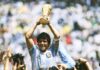 Maradona shënoi golin e ‘Dorës së Zotit’ në vitin 1986, topi i famshëm shitet në ankand për 3.35 milionë dollarë