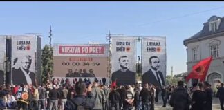 Prishtina në pritje të vendimit nga Haga, qytetarët kalojnë natën në shesh pranë “Flakës së Lirisë”