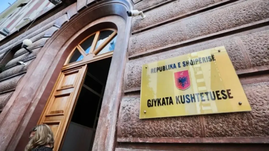 Pagat e gjyqtarëve  reagon Gjykata Kushtetuese  Vendimi është përfundimtar dhe i detyrueshëm