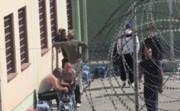 Kontrolle me urdhër të SPAK në burgun e Bradasheshit, zbulohet alkool dhe një pajisje për përhapjen e internetit