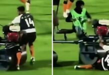 Pamje të frikshme, rruli shtyp këmbën e ish-futbollistit të Anglisë! Ai më pas futet në lojë
