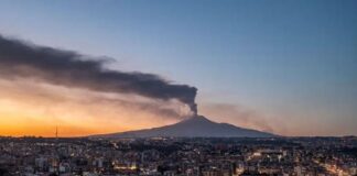 Itali/ Hiri i vullkanit Etna paralizon aeroportin e Katanias për të dytën ditë radhazi, pezullohen të gjitha fluturimet deri në mesnatë
