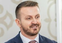 Flamuri shqiptar nuk është kërcënim për askënd/ Ndalimi i shqiptarëve në Malin e Zi, reagon ministri Dukaj: Ligji duhet të jetë i njëjtë për të gjithë, të respektohen simbolet kombëtare