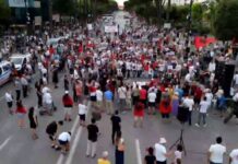 Revolucioni, me virusin e sistemit të vjetër?