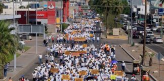 “Mjaft me vrasjet”/ Mijëra meksikanë dalin në rrugë kundër kartelit Sinaloa, 3,000 viktima në dy vite!