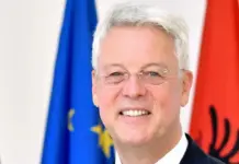 “Ndryshimi i ligjeve nuk mjafton”/ Ambasadori gjerman në Shqipëri për DW: Reforma në drejtësi dhe goditja e korrupsionit, faktorë kyç për në BE