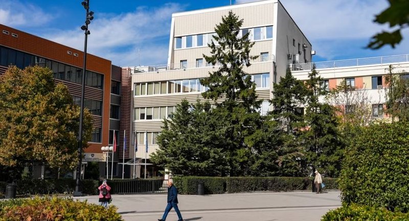 Partitë në Kosovë ende pa marrëveshje për presidentin e ri  ndërsa afati po shkon drejt fundit