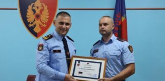 Hita promovon shefin e Policisë që shpëtoi 24-vjeçaren e marrë peng në Roskovec, Mariglen Koroveshaj merr gradën ‘Kryekomisar’