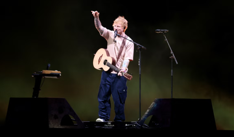 Incidenti i frikshëm gjatë çmontimit të skenës  gjashtë persona të stafit të Ed Sheeran dërgohen në spital