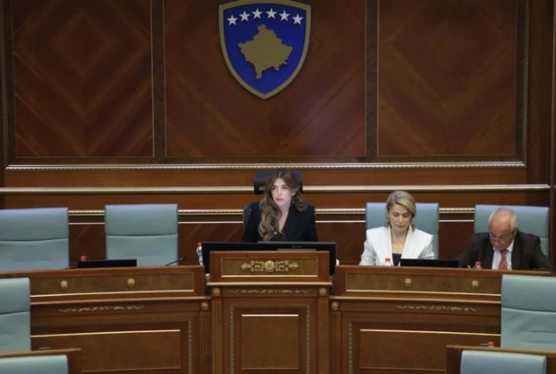 Haxhiu e shpall të konstituuar Kuvendin e Kosovës  pa nënkryetarin nga PDK ja