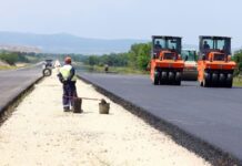 Linjat “pengojnë” rrugët – ARRSH planifikon 1.29 mld lekë për spostimin e rrjetit, futet Korridori VIII e Tiranë- Durrës