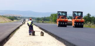 Linjat “pengojnë” rrugët – ARRSH planifikon 1.29 mld lekë për spostimin e rrjetit, futet Korridori VIII e Tiranë- Durrës