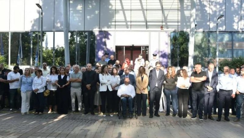  Kosova mbahet peng nga Kurti   PDK dhe AAK në protestë para qeverisë