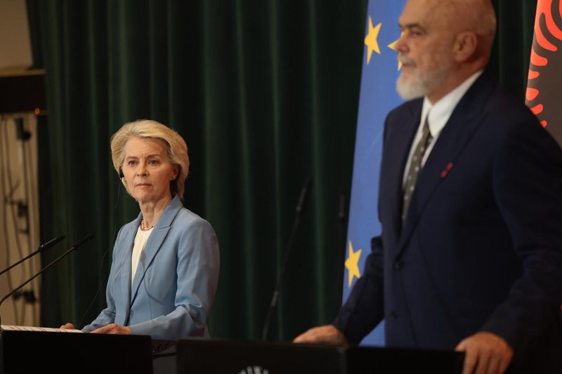 Nga fuqizimi i sistemit të drejtësisë te roaming u falas  të gjitha mesazhet e Von der Leyen  Shqipëria po ecën shumë mirë  anëtarësimi do të bazohet në merita