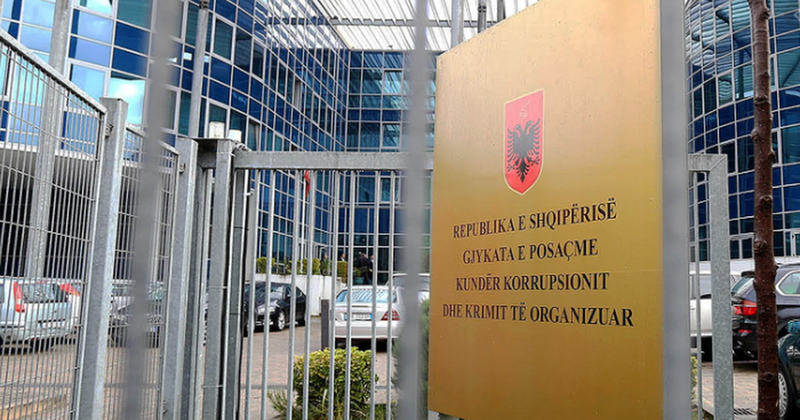 Rregullorja e re kufizon mediat  GjKKO nuk tërhiqet  mbyll grupin në Whatsapp të gazetarëve që nuk u akredituan