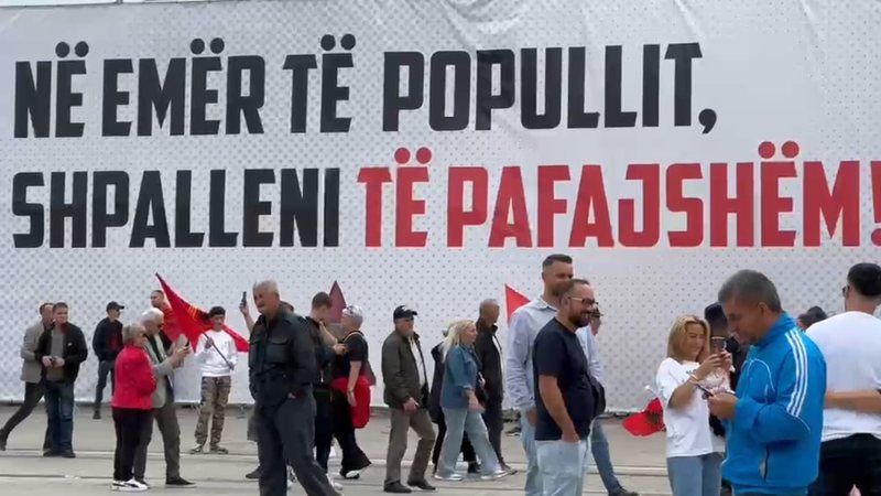 Marshi për Liri  në mbështetje të ish krerëve të UÇK  qytetarët nisin grumbullimin në Prishtinë