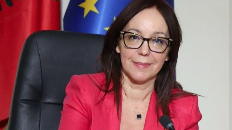 Zëvendëson Evis Salën  Kush është Klodiana Spahiu  ministrja e re e Shëndetësisë
