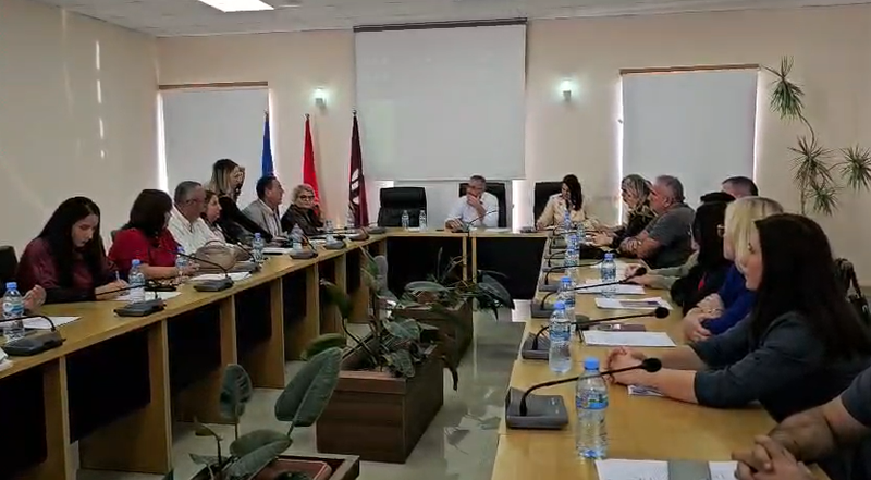 Këshilli Bashkiak i Cërrikut voton kundër bashkimit me Elbasanin