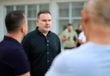 Demo në Kombinat: Rindërtimi duhet të ecë me ritëm, familjet kanë pritur mjaftueshëm