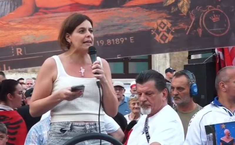 Eurodeputetja Salis  nga protesta në Tiranë te sekuestroja e llogarisë  300 mijë euro dëmshpërblim dhe 7 mijë euro borxh