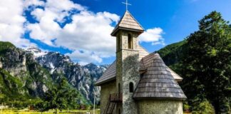 Po “largohen” nga bregdeti? Turistët tani duan malet, natyrën dhe historinë
